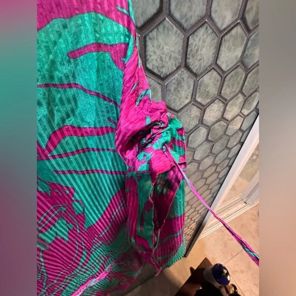 Zoa New York - Bloomingdale's Silk Blouse - Size Large - Picture 4 of 6